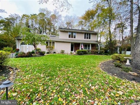 This small borough is located in Burlington County and has a population of just over 4,000 people. . Medford lakes nj zillow